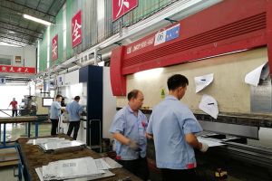 鈑金加工包含哪些工藝？【恒宇泰金屬】50名技術(shù)工人專業(yè)解析