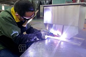 鈑金件在焊接加工時會不會變形呢 減小焊接加工殘余變形的設(shè)計措施