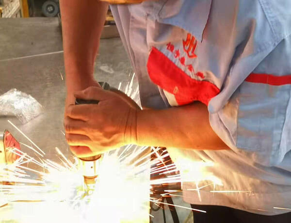 在焊接加工的過程中 存在哪些顯著的特性